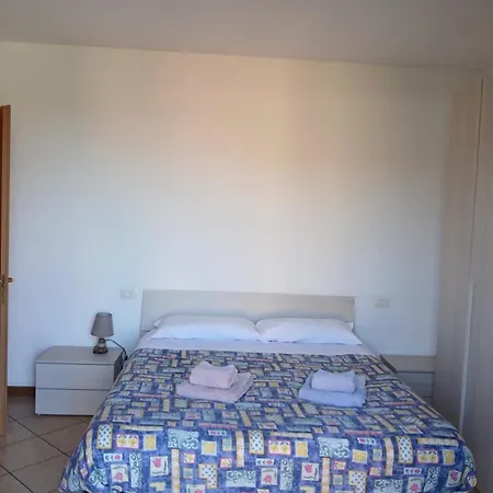 Flat Laura Apartment Cavalcaselle Exterior photo